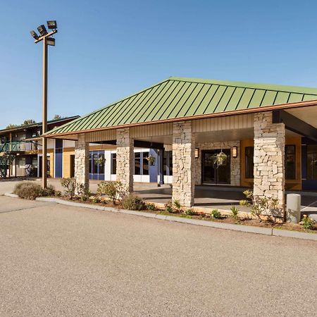 Travelodge By Wyndham Abbotsford Bakerview Екстер'єр фото