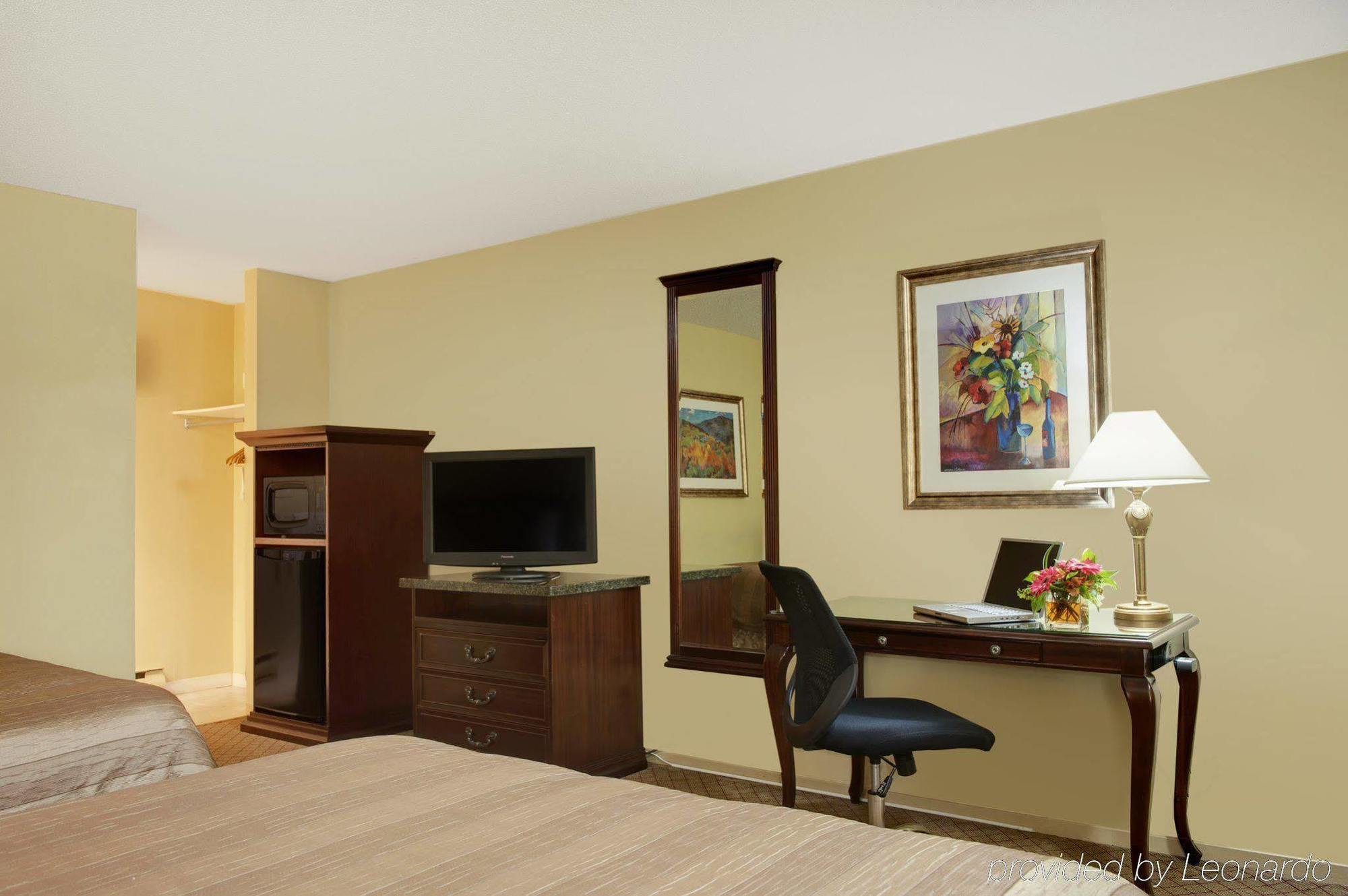 Travelodge By Wyndham Abbotsford Bakerview Екстер'єр фото