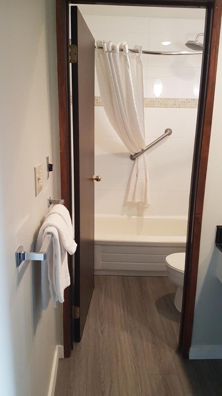 Travelodge By Wyndham Abbotsford Bakerview Екстер'єр фото